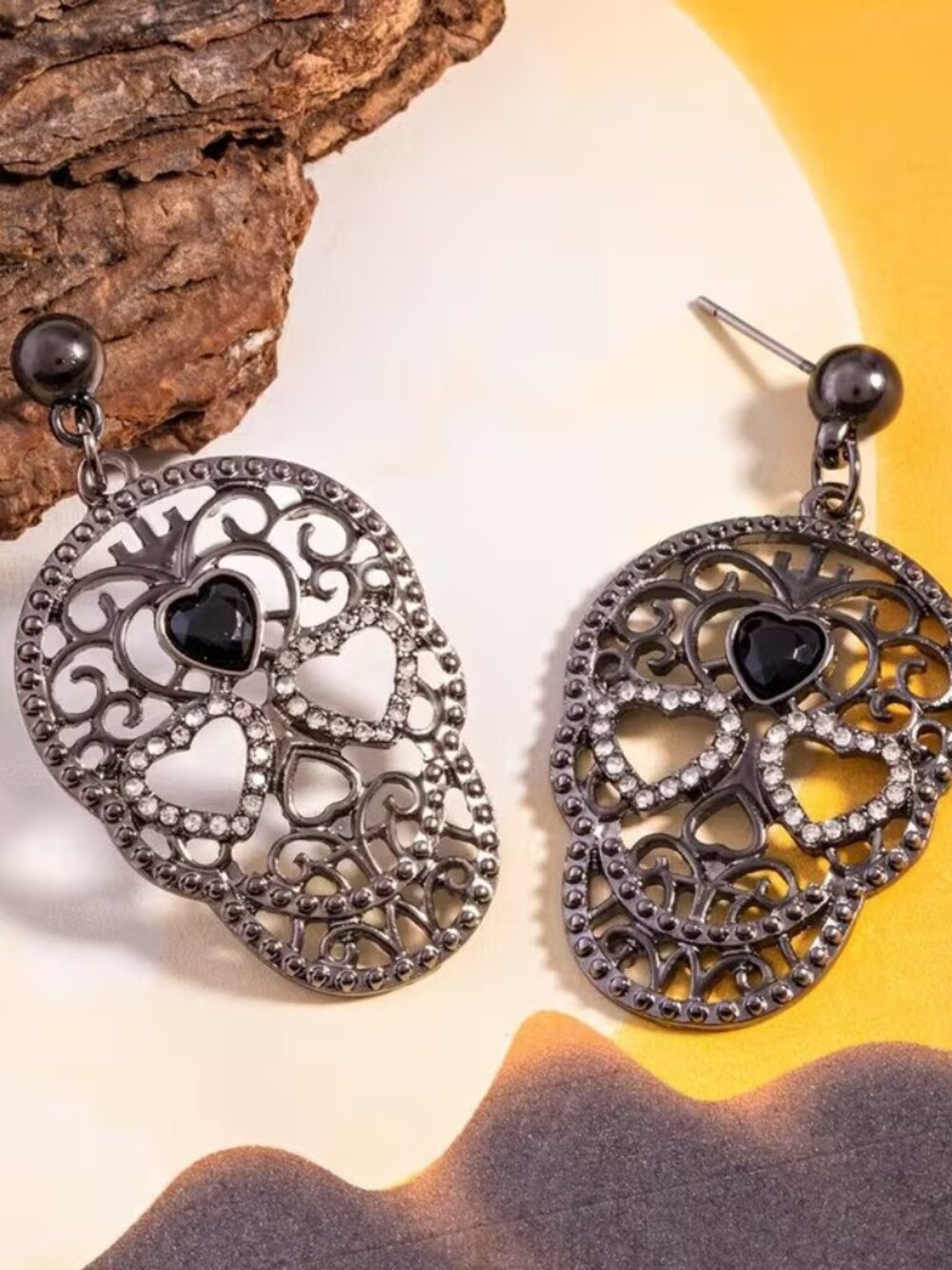 2pcs Halloween Hollow Face Stud Gothic Skull Earrings